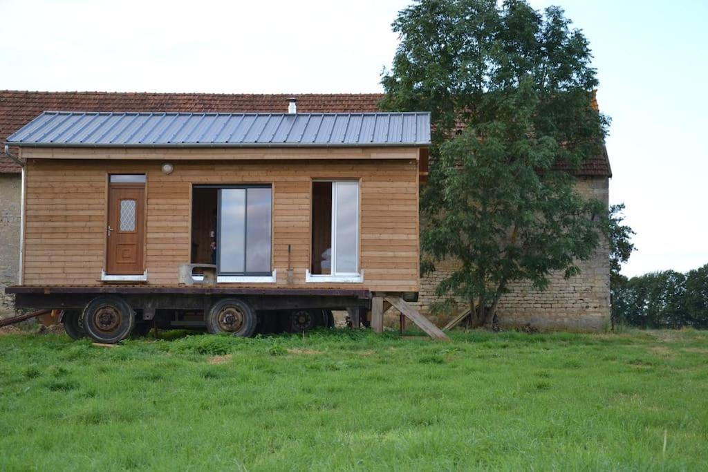 Maison En Bois Dans Un Pre Nuits