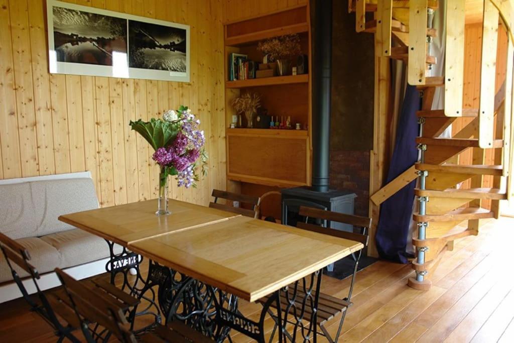 Maison En Bois Dans Un Pre Nuits